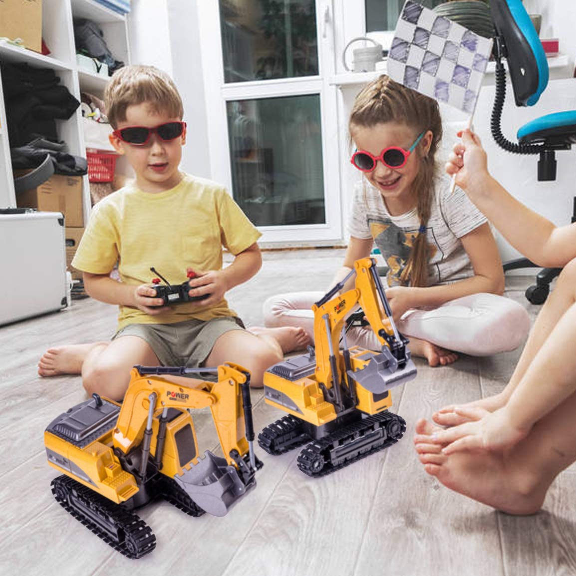 Remote - Control Toy 1:24 Scale, 6 - Channel RC Construction Truck - Babies Mall